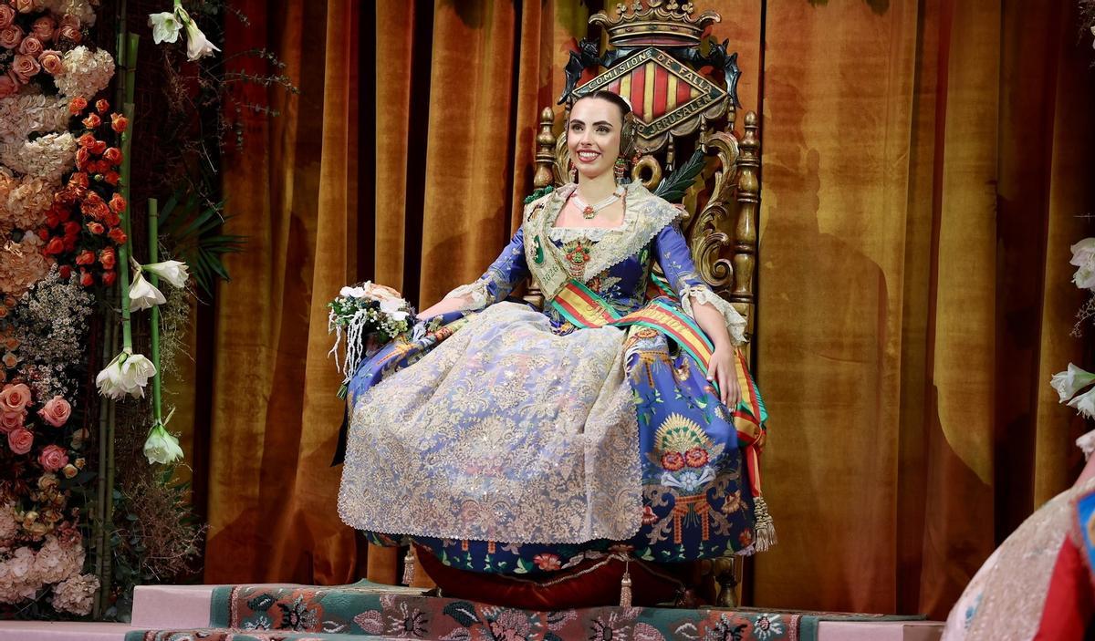 Juana Paula, en el trono de Convento