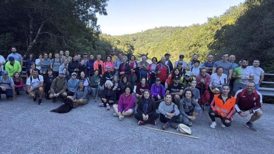 Una jornada para disfrutar del silencio junto al Ulla y el monasterio de San Pedro de Vilanova