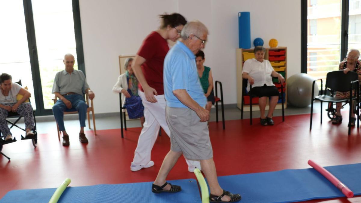 Actividades en un centro de mayores de Quart de Poblet | LEVANTE-EMV