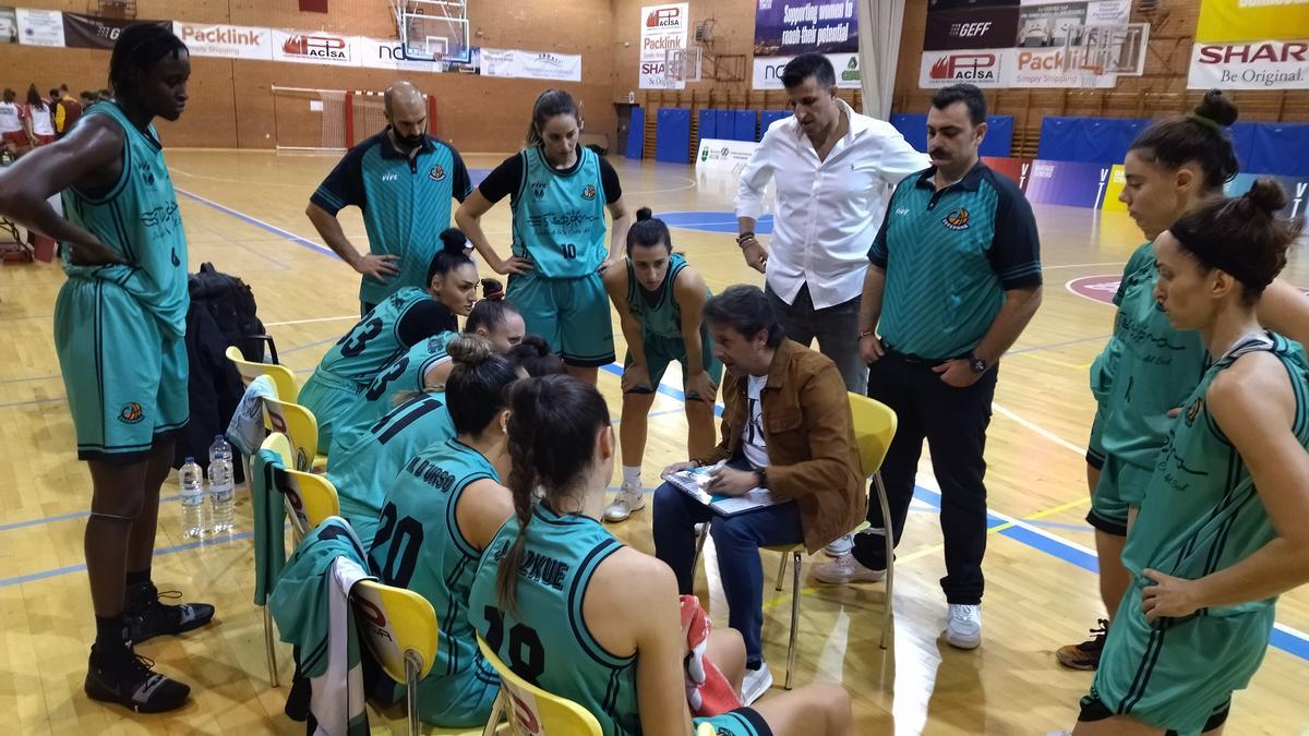 La jugadoras del CAB Estepona durante un partido.