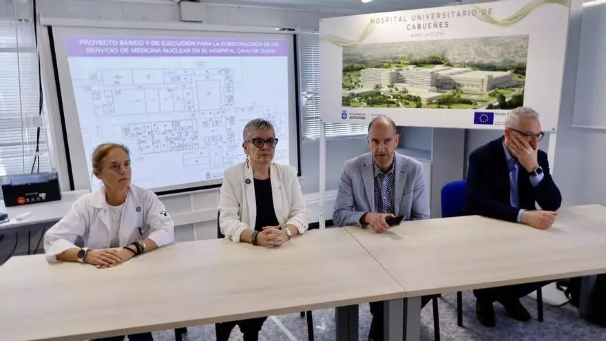 VÍDEO: La Consejera de Salud presenta el proyecto del servicio de Medicina Nuclear del Hospital de Cabueñes y visita el nuevo laboratorio de Análisis Clínicos
