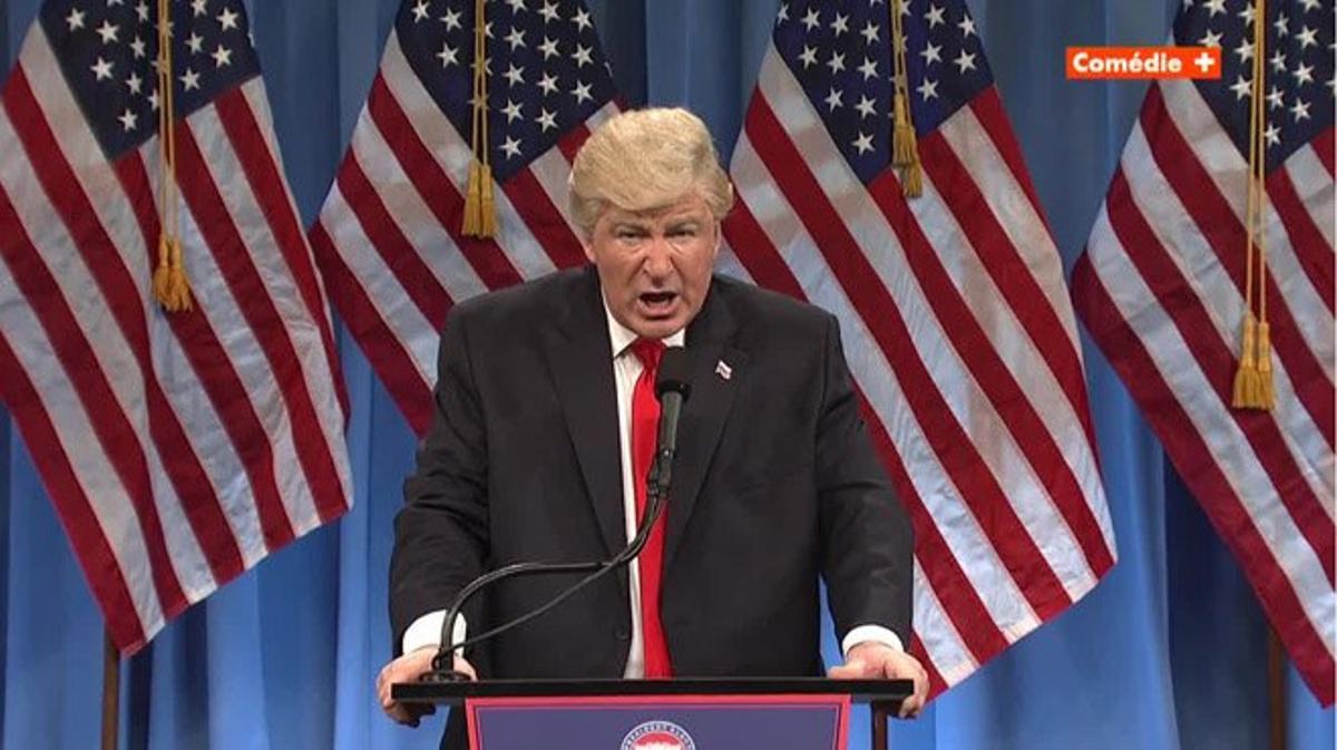 Alec Baldwin parodia Trump.