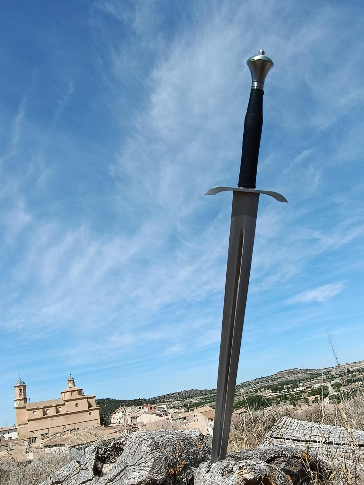 La espada entregada por Aceros Hispania a Carlos III para su coronación