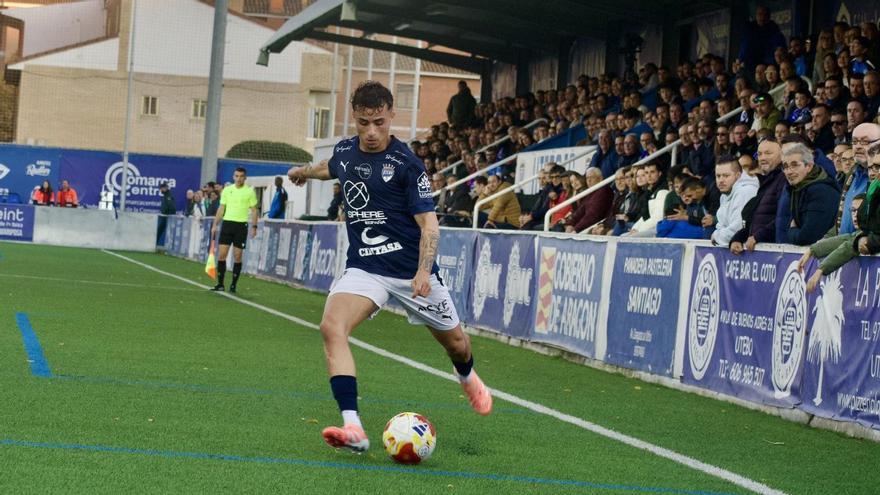 Imagen de un partido del Utebo en Santa Ana.