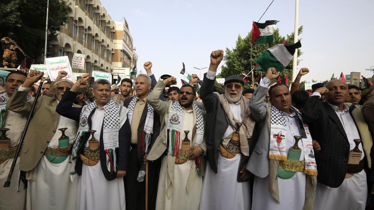 Yemenis rally to show support to Palestinian factions after Hamas attack on Israel