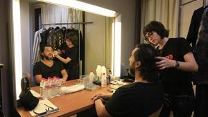 Sesión de maquillaje de Jorge de León, durante los preparativos para el estreno de ’Turandot’, en el Liceu.