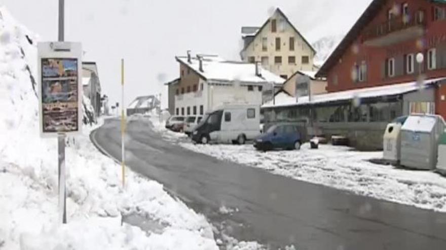 El Pirineo recibe sus primeras nevadas