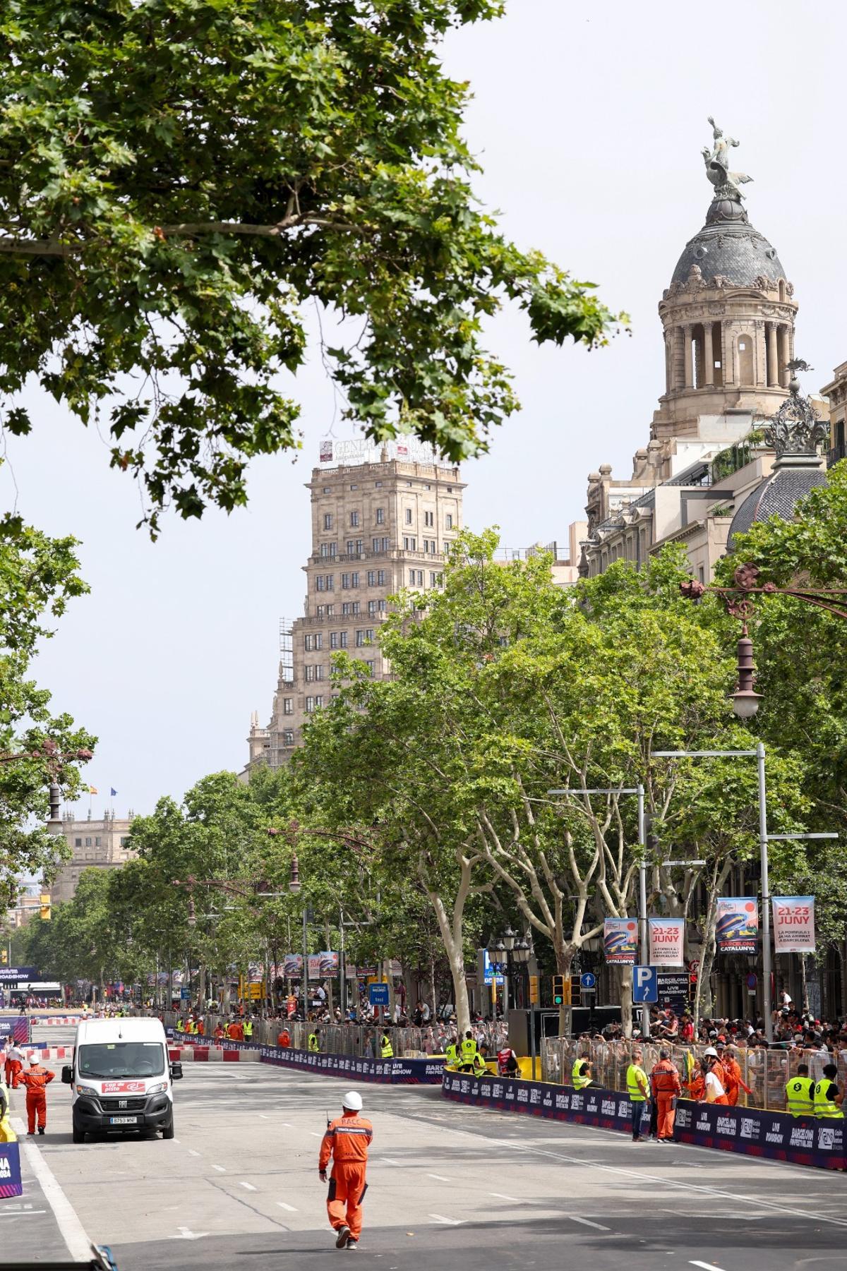 Exhibición F1 Barcelona: El Road Show en el Paseo de Gràcia, en imágenes Exhibición F1 Barcelona: El Road Show en el Paseo de Gràcia, en imágenes