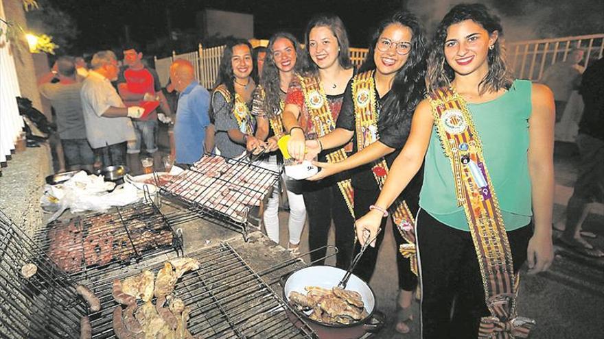 Los vecinos de los masets celebran la ‘nit de la xulla’