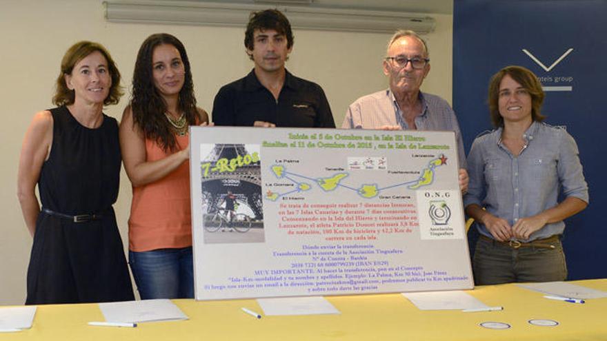 Lorea Santos (izquierda), Patricia Pérez, Patricio Doucet, Jerónimo Padrón y Eva de Anta, ayer.