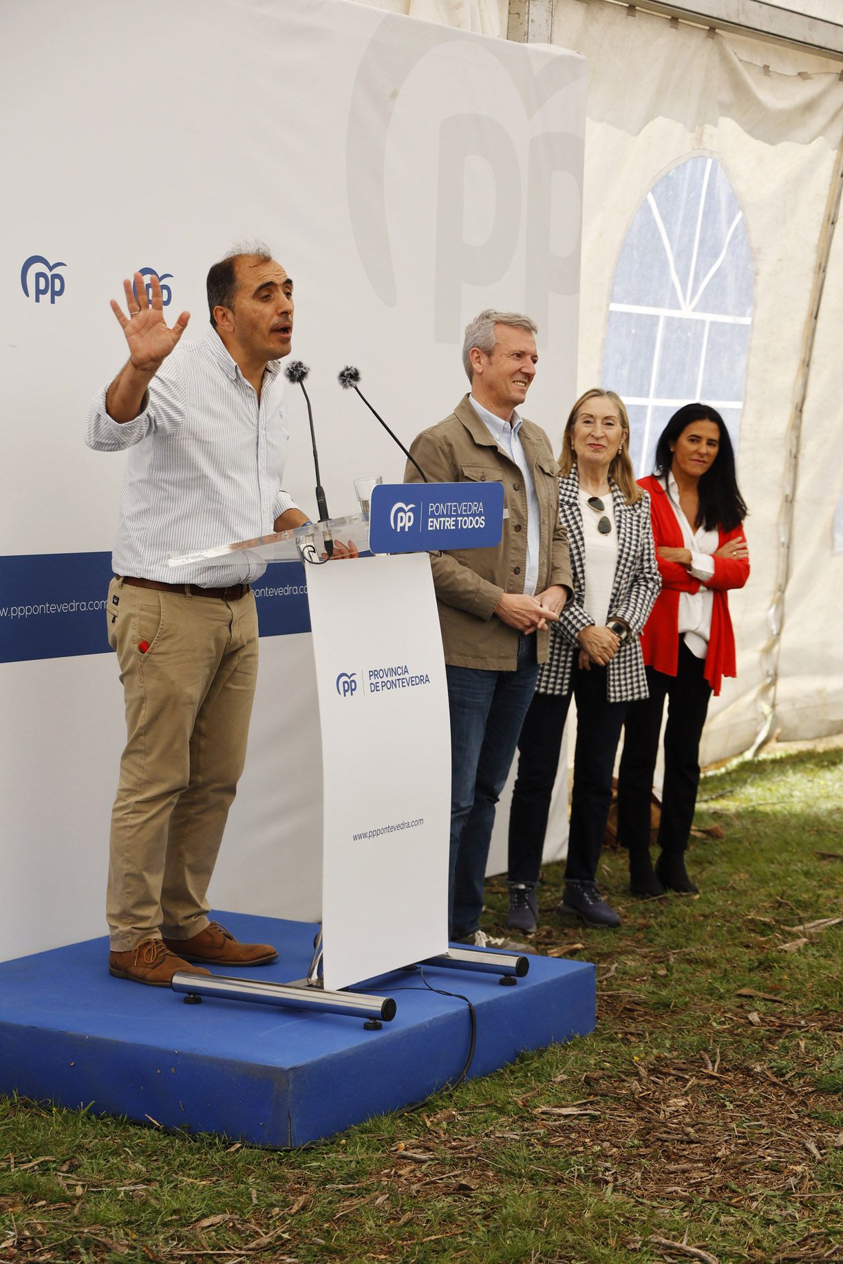 Monte Castrove acoge la tradicional romería organizada por el PP