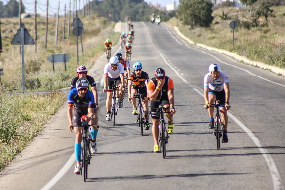 Gustavo Rodríguez y Anna Noguera ganan el Triatlón de Orihuela