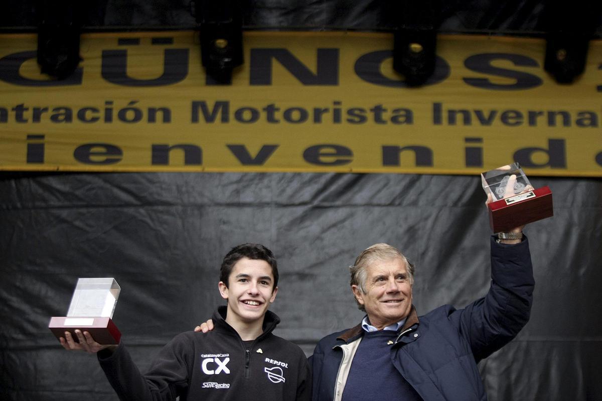 Marc Márquez y el ex piloto italiano Giacomo Agostini