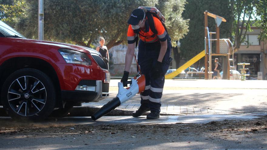 Fisersa cerca peons per a la neteja viària