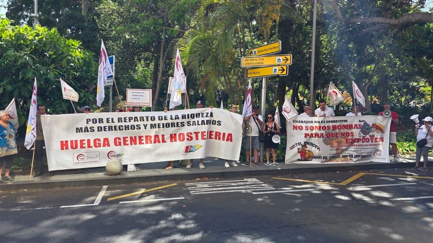 Los sindicatos de hostelería aplazan la convocatoria de huelga y dan oxígeno a la negociación