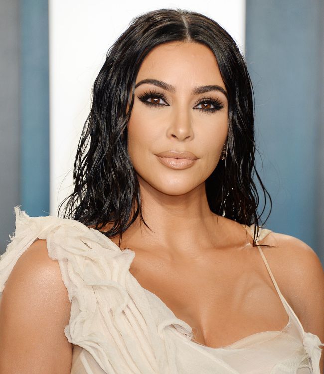 Kim Kardashian comparte un meme sobre la cuarentena en catalán.