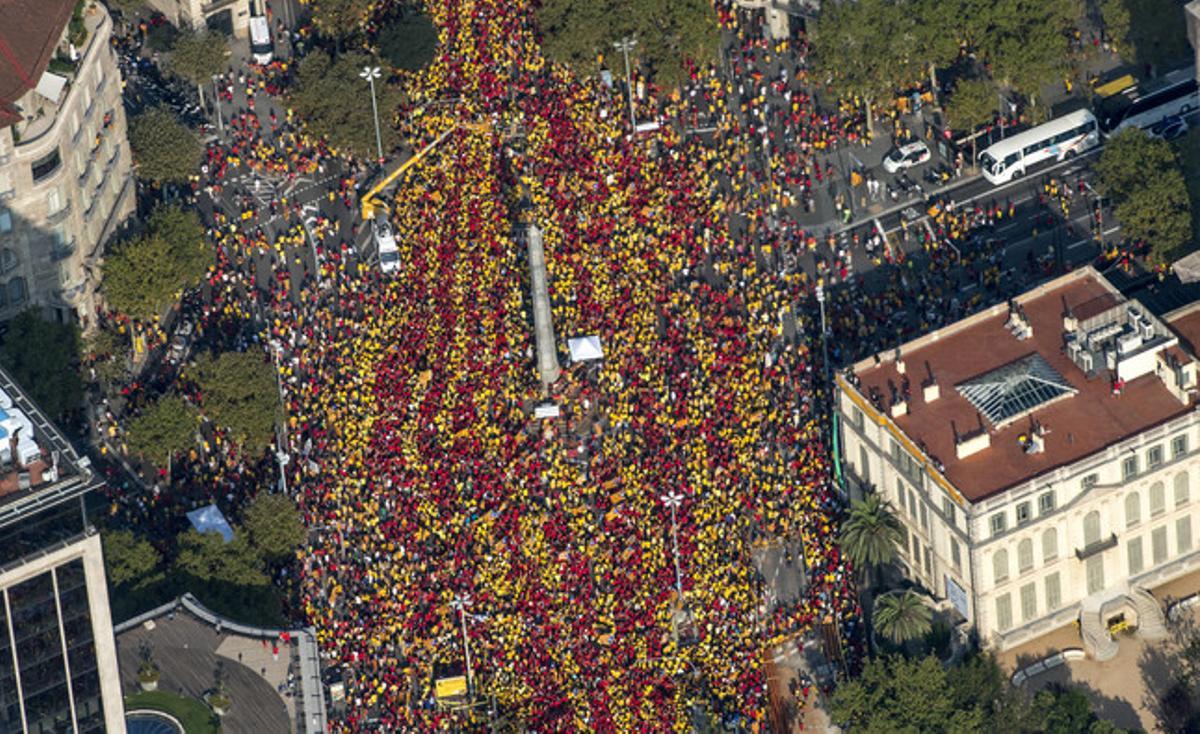 La ’V’ de la Via Catalana, al seu pas per Diagonal amb passeig de Gràcia.