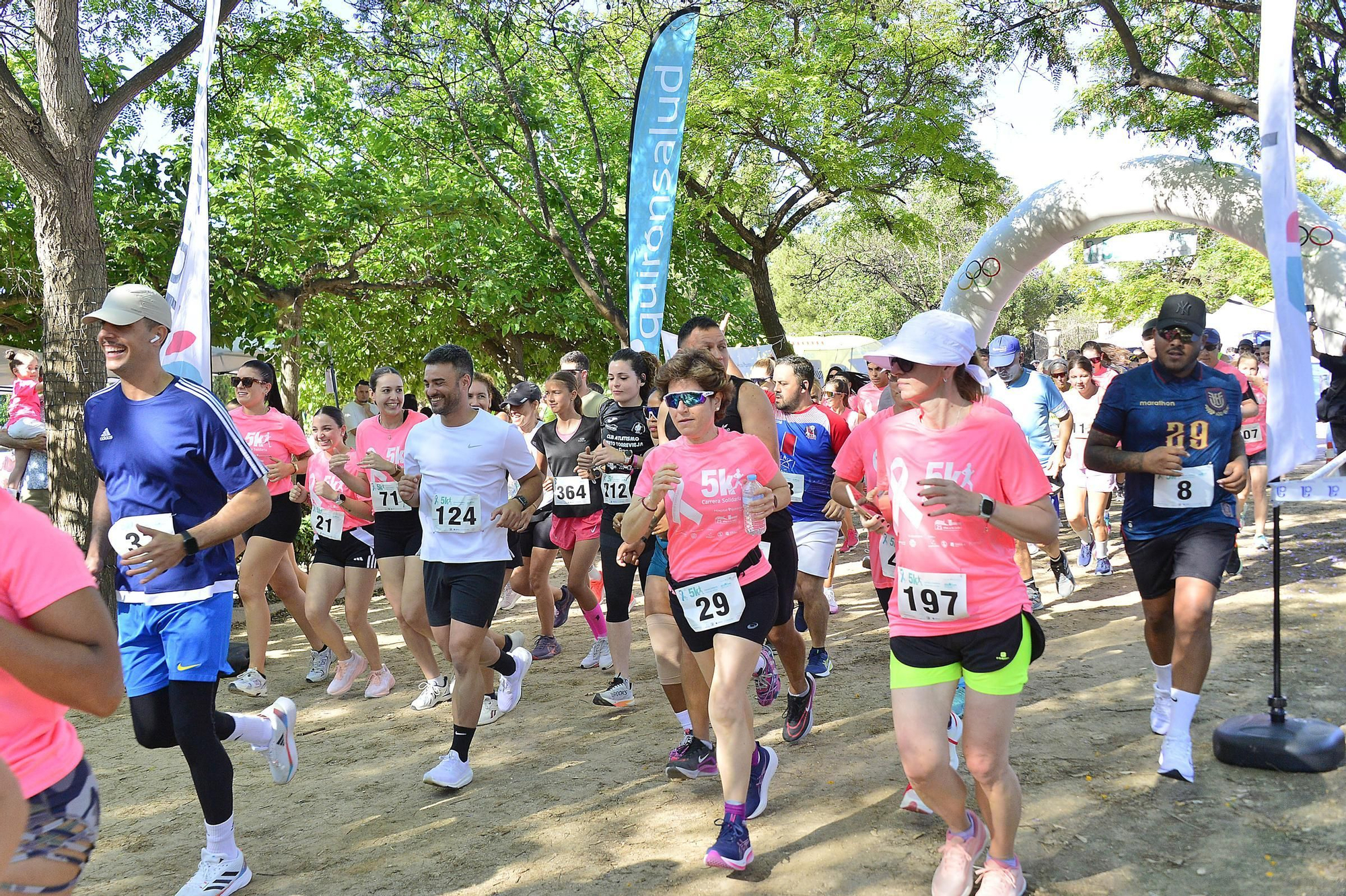 Carrera solidaria organizada por  QUIRÓNSALUD en beneficio de la asociación AFECÁNCER