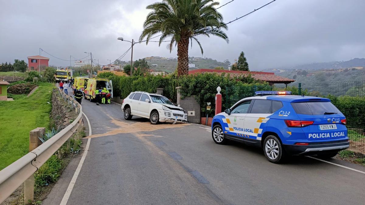 Dos heridos en una colisión frontal en Santa Brígida