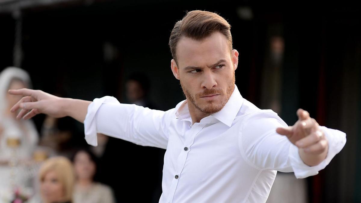 El actor turco Kerem Būrsin.