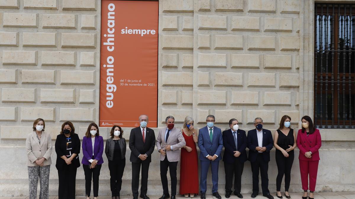 Elías Bendodo preside la inauguración de la sala Eugenio Chicano del Museo de Málaga.