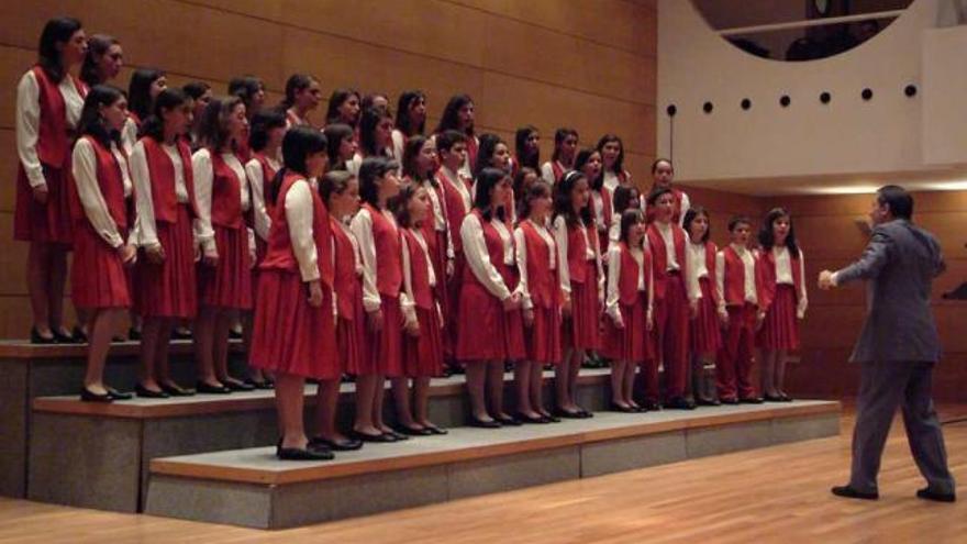 Imagen de uno de los coros, durante el Certamen de Habaneras Juvenil.