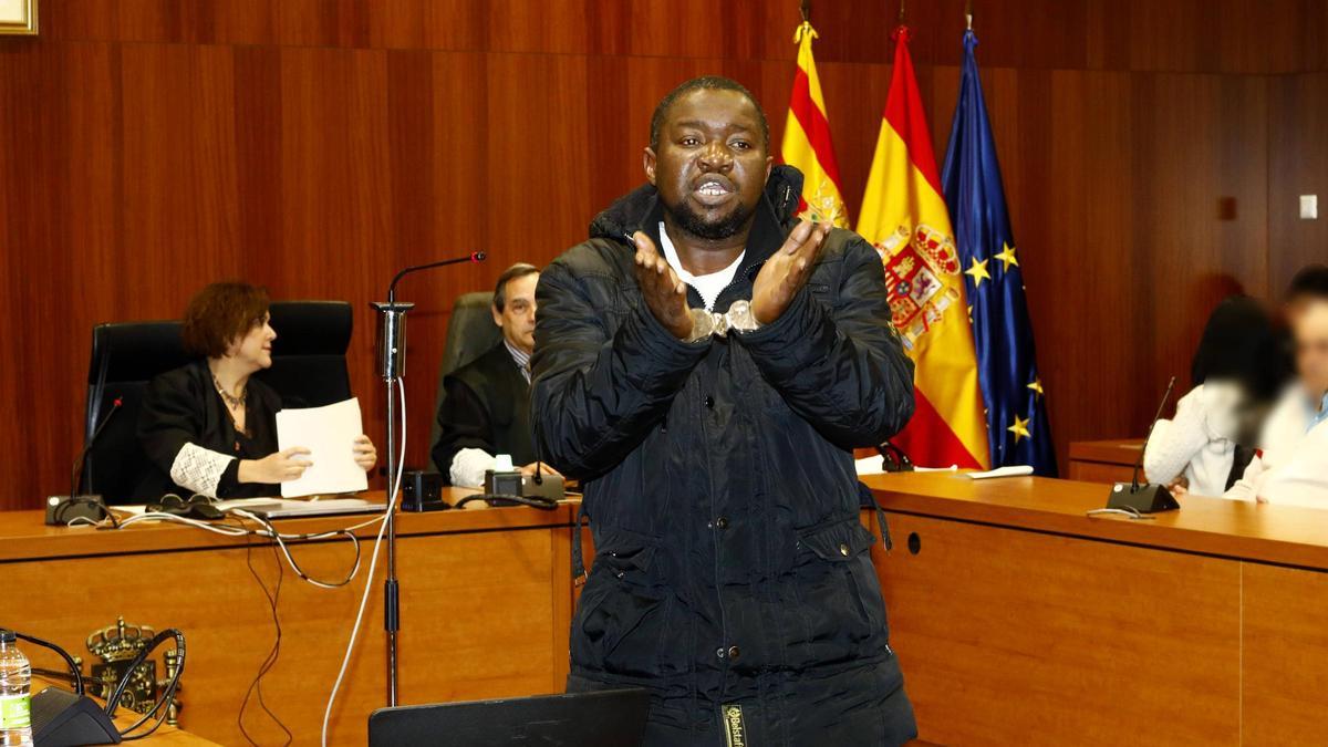 Bobo Keita, este lunes, tras conocer el veredicto desde el banquillo de los acusados de la Audiencia Provincial de Zaragoza.