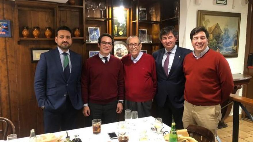 El consejo de Infinity almuerza con el presidente de honor del Córdoba CF