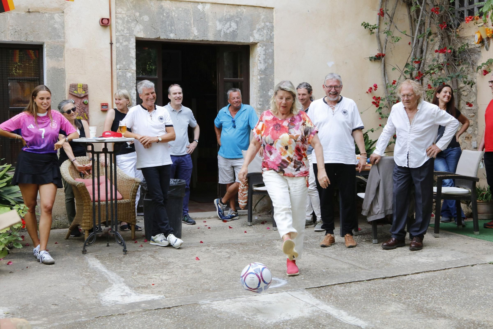 So feierte die deutsche Community auf Mallorca auf der Kulturfinca die EM-Eröffnung