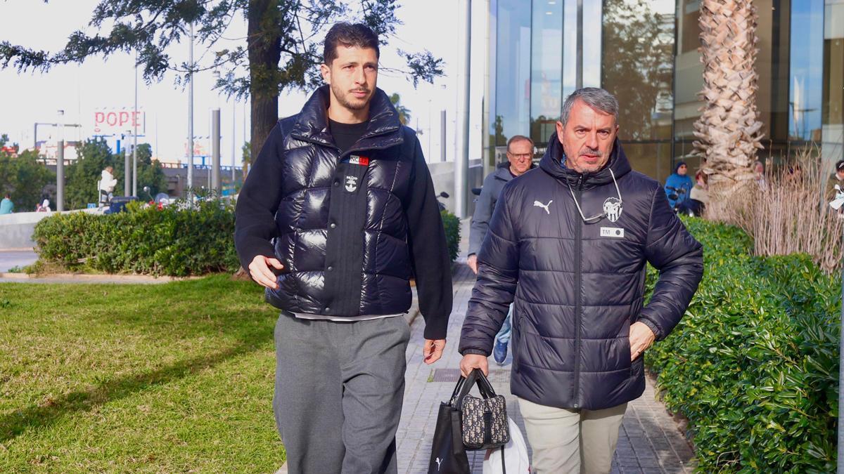 Guido llega al IMED para pasar las pruebas médicas con el Valencia CF