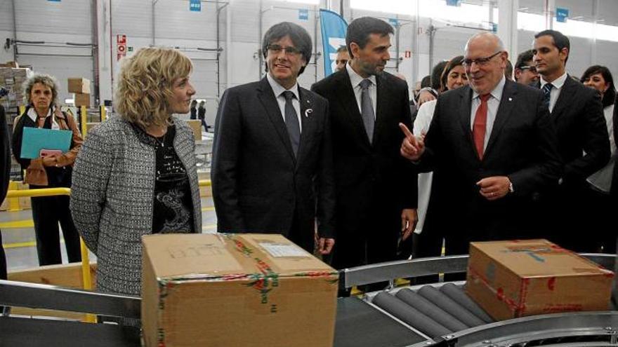 El conseller Puigdemont en una visita a les instal·lacions de Decathlon de Sant Esteve