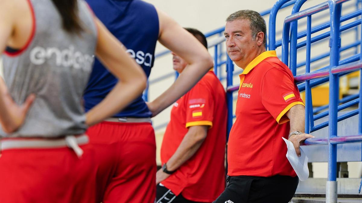 Miguel Méndez, durante un entrenamiento de la selección.