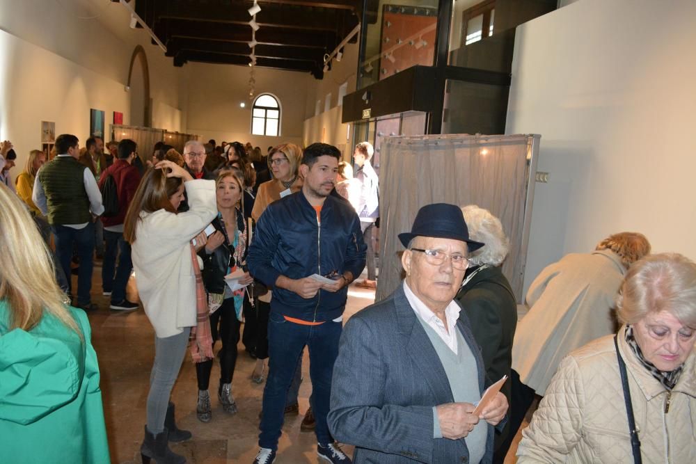 Los murcianos acuden a las urnas para votar en las