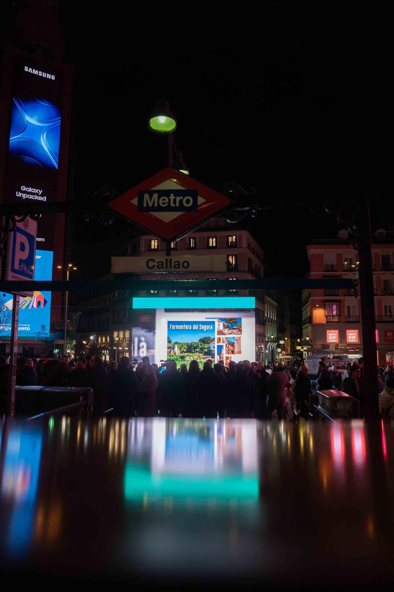 Alicante Costa Blanca inaugura su cubo LED promocional en Madrid con motivo de FITUR
