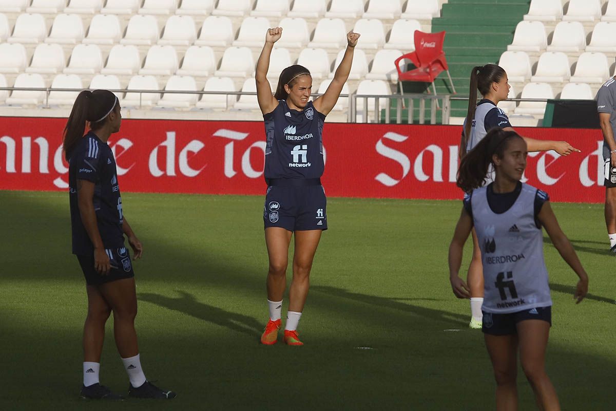 Las imágenes del entrenamiento del la selección española femenina de fútbol en El Árcangel