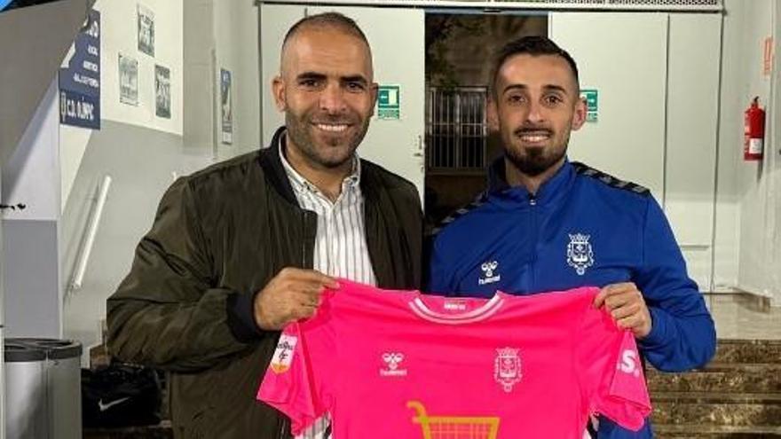 Viti, nuevo jugador del Olímpic, entró en la segunda parte.
