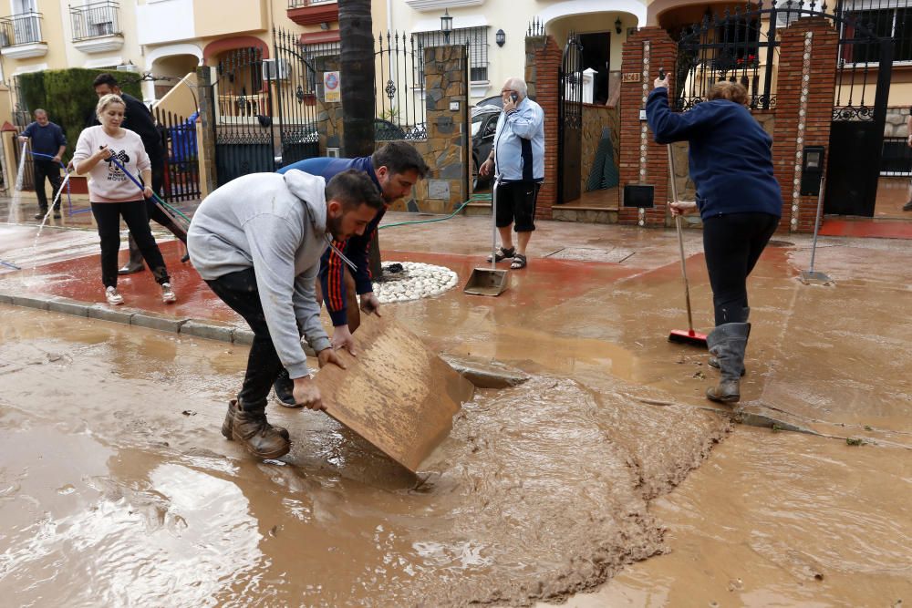 Nueva noche de tormenta y granizo en Málaga que desborda el río Campanillas