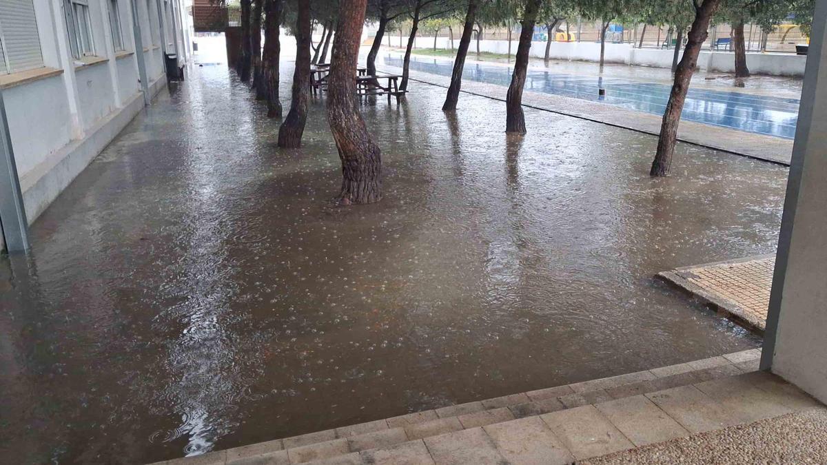 Las lluvias anegan colegios y generan incidencias en centros educativos