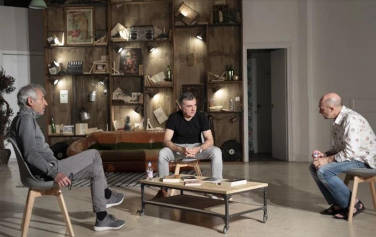José Sacristán, Manuel Vilas y Pepe Viyuela conversan en el documental.