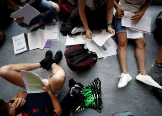 ¿En qué consisten las becas salario para estudiantes que sacará el Principado? Habrá diez y esta es su cuantía