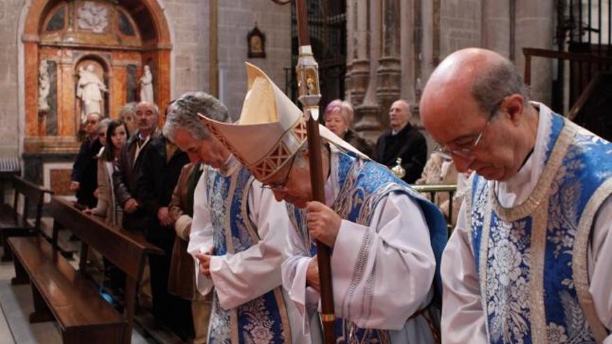 El obispo evoca el dogma de la Purísima Concepción de María en la Catedral