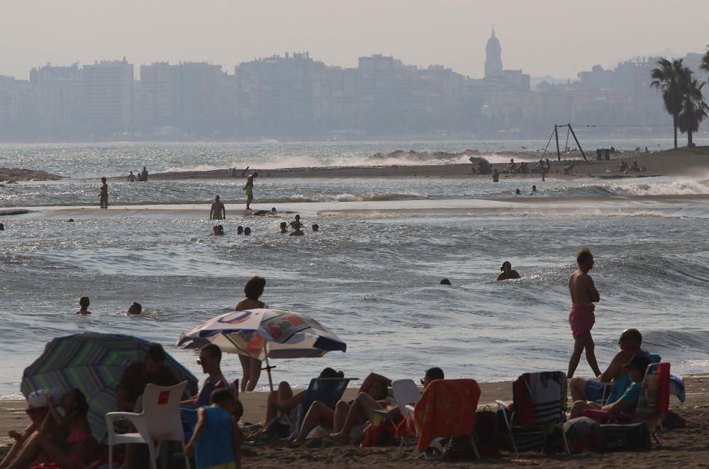 Intenso oleaje en Málaga