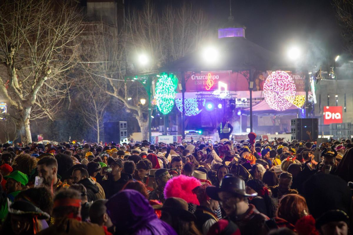 AMBIENTE NOCTURNO CARNAVAL BADAJOZ