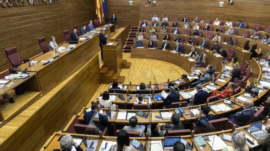 El parlamento valenciano aprueba definitivamente la tasa turística tras siete años de debate