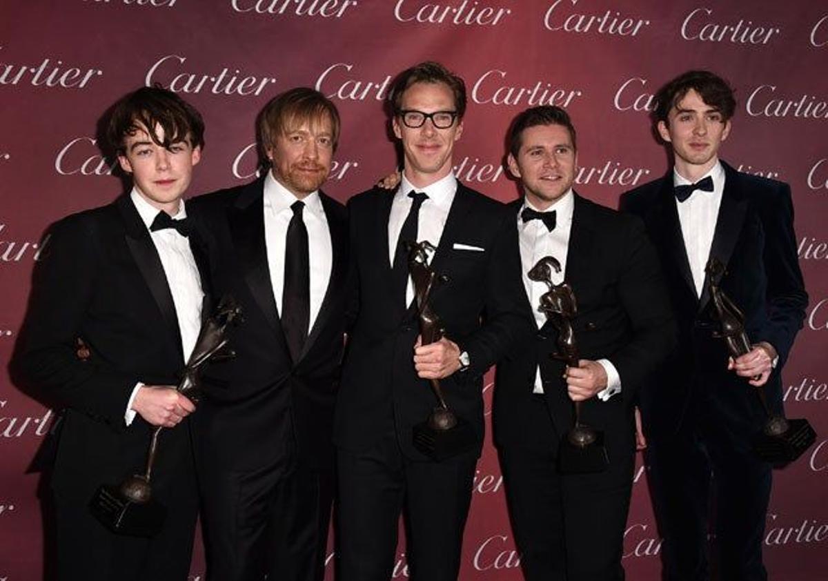 Morten Tyldum, Alex Lawther, Benedict Cumberbatch, Allen Leech y Matthew Beard en la gala Palm Springs