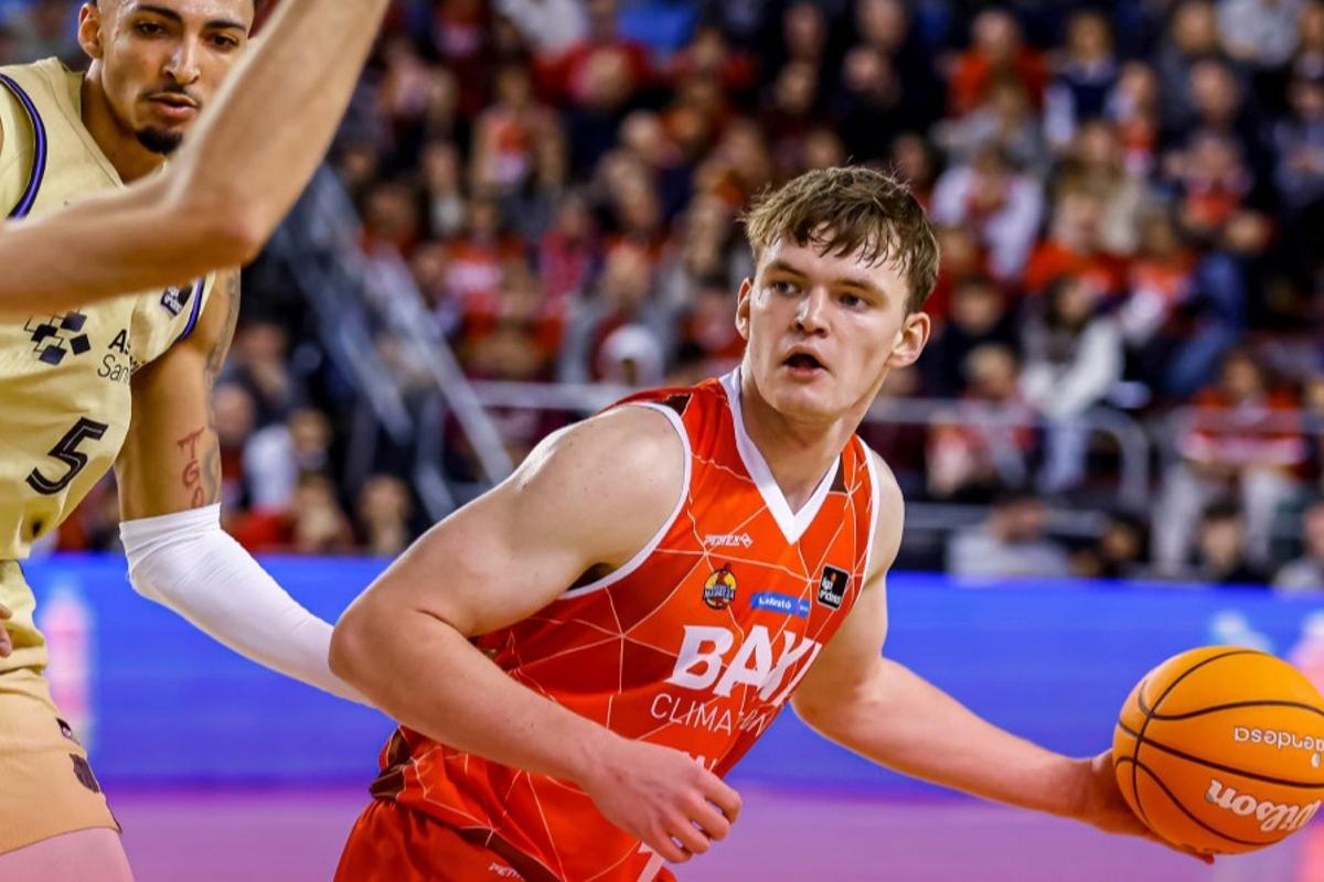 Steinbergs, defended by Miles Norris who was playing his first match in the Endesa League