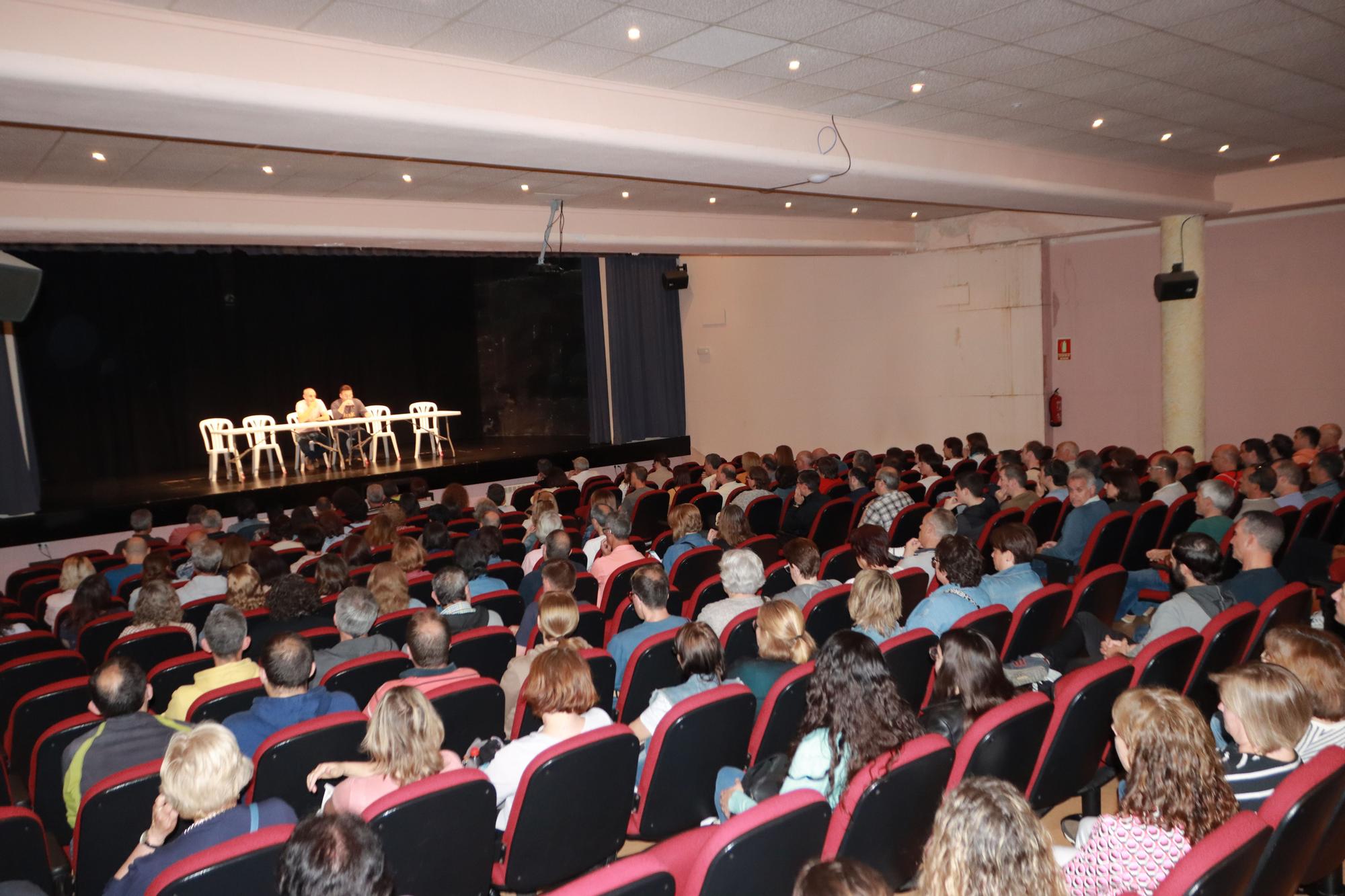 Galería de fotos: 2.000 personas claman por una solución ante el inminente cierre de Marie Claire