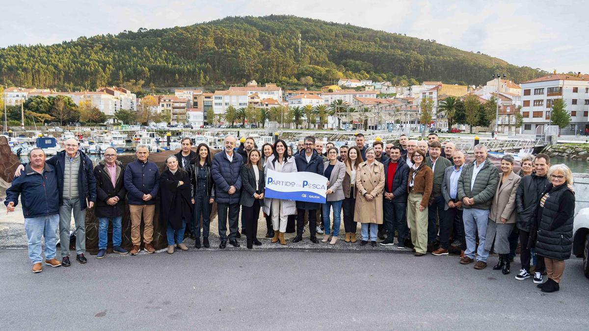 Participantes no acto do PPdeG celebrado este xoves en Porto do Son.