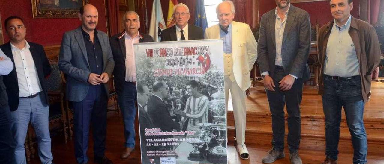 El cartel anunciador del evento cuenta con una foto de &quot;Tatá&quot; en su época de jugador en el Córdoba. // Noé Parga