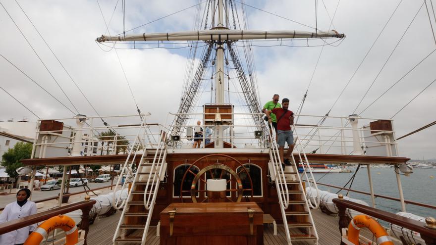 Jornada de puertas abiertas en el velero de Omán barco escuela &#039;Royal Shabab Omán 2&#039;